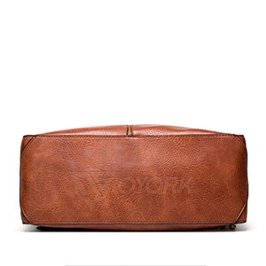 Sac en cuir de qualité supérieure au design élégant et durable, idéal pour un usage quotidien et un look raffiné. - Product Image 3