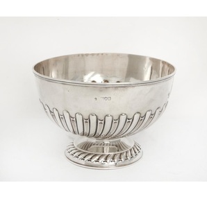 Elegant Stainless Steel Champagne Ice Bucket Round Pedestal Design For Party Beverage Cooling Rust Resistant - Product Image 6