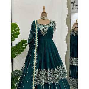 Ensemble haut et lehenga pour soirée, taille XL, avec broderie et sequins - Product Image 3