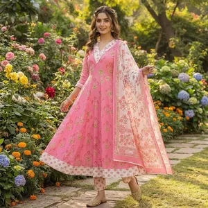 Ensemble Kurta Anarkali pour femmes, imprimé floral rose, col en V, robe évasée avec dupatta, tenue traditionnelle ethnique festive - Product Image 3