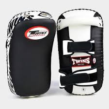 Heavy Duty Curved Strike Pad for Kickboxing MMA Muay Thai Training Impact Protection Coaching Practice Equipment - Product Image 4