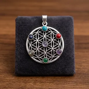 Pendentif en laiton naturel 7 chakras |   Pendentif en cristal de guérison fait main |   Pendentif de collier en laiton plaqué argent avec pierres précieuses - Product Image 6