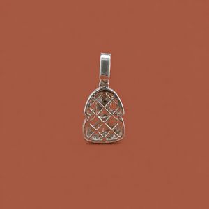 Colgante Personalizado de Plata de Ley 925 con Diamante Moissanita y Diseño de Faraón Egipcio - Product Image 4