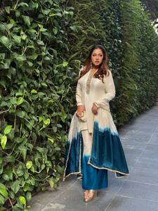 Ensemble Salwar Kameez en Soie Tie-Dye Beige et Bleu pour Femme, Tenue Traditionnelle Indienne et Pakistanaise, Idéal pour Mariages et Fêtes, Coupe Ample, Longueur Ras du Sol - Product Image 6