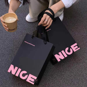 Bolsas de Papel Resistentes con Impresión Personalizada para Tiendas de Ropa y Boutiques - Product Image 4