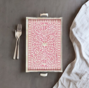 Bandeja decorativa de esmalte de madera de resina de hueso ecológica hecha a mano bandeja de exhibición pulida tallada a mano intrincada única perfecta - Product Image 3