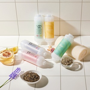Filtre de Douche Vitaminé VITA ON b – Purificateur d'Eau Économe en Eau pour Salle de Bain Domestique – Outil de Bien-être au Design Innovant - Product Image 1