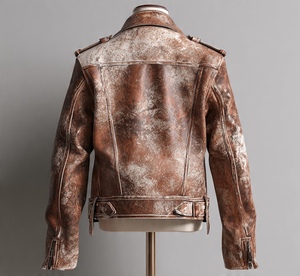 Veste en cuir vintage de haute qualité, très élégante et stylée pour femmes - Product Image 2
