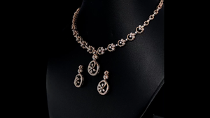 Conjunto de Collar y Aretes de Plata de Ley 925 con Diamantes Cultivados en Laboratorio |   Joyería de Diamantes para Novia con Diseño de Gotas Florales - Product Image 2