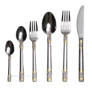 Colección de Vajilla Moderna, Juego de Cubiertos de Metal para Experiencias Gastronómicas Elegantes y Servicio de Alimentos - Product Image 3