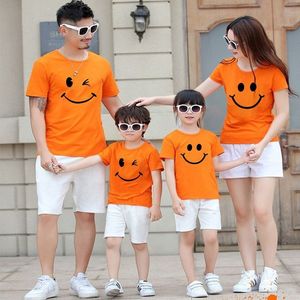 เสื้อยืดผู้ชายสีส้มลายการ์ตูนพิมพ์ลายเปล่า ผ้าถักนุ่มผสมคอตตอนและสแปนเด็กซ์ สไตล์ลำลอง สตรีทแวร์ ใส่ได้ทุกวัน - Product Image 1