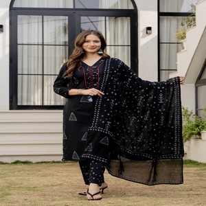 ชุดคุรตะสีดำสุดฮิตพร้อมกางเกงและผ้าคลุมไหล่ 3 ชิ้น ผ้าฝ้ายอินเดีย สำหรับงานปาร์ตี้ - Product Image 1