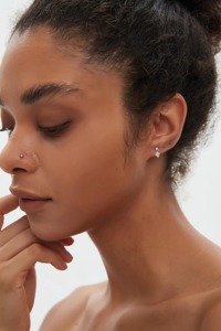 ต่างหูเม็ดเดี่ยวประดับเพชรเม็ดเดี่ยวสีทอง14K สำหรับผู้หญิง | เครื่องประดับงานแต่งงานและงานครบรอบหรูหรา - Product Image 3