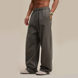 Pantalones de chándal anchos con logo personalizado al por mayor, de forro polar grueso, de pierna recta, con dobladillo abierto, estilo paracaídas, unisex, holgados, para streetwear. - Product Image 1
