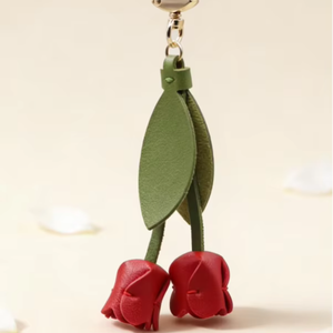 Porte-clés en cuir fait main en forme de tulipe, breloque de sac personnalisable avec nom, cadeau mignon pour l'école, cadeau d'amitié pour les mères - Product Image 1