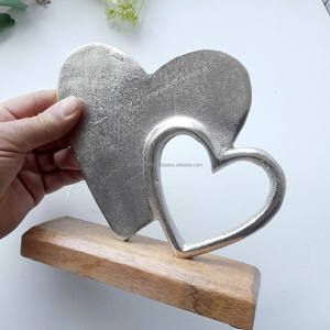 Le meilleur ornement en métal multi-cœurs personnalisé Base en bois rustique pour la décoration de cœur de la Saint-Valentin Objets décoratifs pour la maison chics - Product Image 6