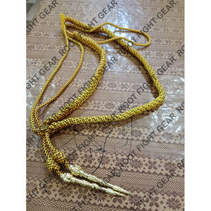 Cordón negro y amarillo, insignias personalizables en 3D de lujo con cierre de gancho y bucle, con puntas metálicas doradas para aplicación en prendas. - Product Image 2