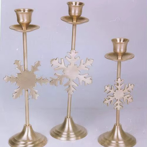 Lot de 3 bougeoirs en métal doré faits à la main, style vintage américain, décoration pour la maison, la Saint-Valentin, Noël et les mariages - Product Image 1
