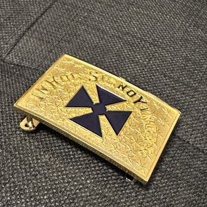 Boucle de ceinture en métal gravée, design croix en laiton doré, motif gaufré, logo personnalisé, accessoire streetwear, style classique et robuste - Product Image 5