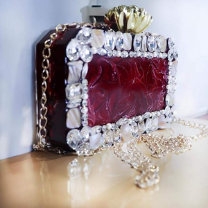 Bolso de mano de resina moderno y artístico para mujer con cierre de cremallera, ideal para fiestas nupciales, accesorio femenino de la marca MULTI CRAFT - Product Image 2