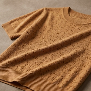 Pull en maille texturée style décontracté à manches courtes mi-longues grande taille avec col à nœud décoré de dentelle et boutons pour l'été – ODM - Product Image 5