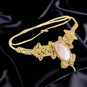 Collier pendentif en macramé fait main avec quartz rose, style bohème naturel, ajustable, cordon doré, bijou de guérison - Product Image 2