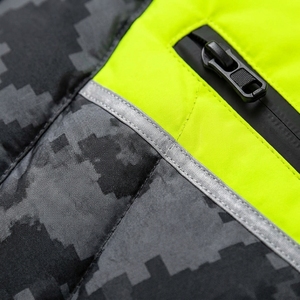Chaqueta Acolchada de Camuflaje Digital para Hombre, Chaqueta de Invierno Acolchada, Verde Neón, Gris, Negro, con Bolsillos Utilitarios Aislados, Chaqueta para Exteriores - Product Image 3