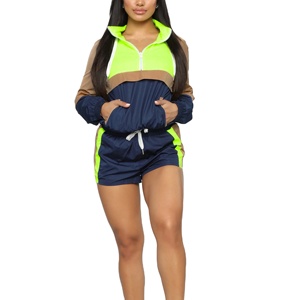 Ensemble de survêtement imperméable en nylon à deux pièces avec logo personnalisé, veste et short coupe-vent pour femmes - Product Image 1