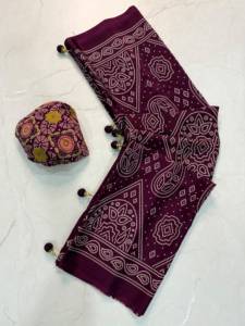 Sari de seda crepé Gaji con estampado Ajrakh de diseño elegante, combinado con una prenda de blusa sin coser. - Product Image 5