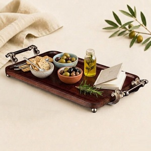 Plateau de service rectangulaire en bois massif de luxe avec poignées en métal doré antique, organiseur décoratif pour table basse, pour la maison et la vaisselle. - Product Image 5