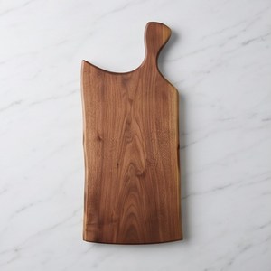 Planche à découper en bois avec poignée, planche à découper rectangulaire, grain de bois brun, cuisine - Product Image 1