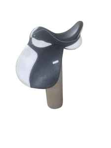 Silla de Montar Profesional para Caballos, de Cuero Premium, para Salto, Doma y Entrenamiento, Ligera y Resistente - Product Image 1
