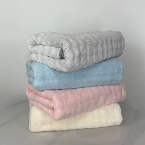 Serviettes de Visage Premium en Gros – Coton Épais, Texture Douce, Séchage Rapide, Personnalisation OEM, Commandes en Gros, Polaire Corail Douce - Product Image 1