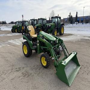 Tracteur utilitaire John Deere 2025R avec chargeur arrière sur roues pour usage agricole, moteur et roulements en excellent état - Product Image 5