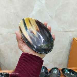 Bol ovale en corne de taureau poli à la main, vaisselle et décoration d'intérieur de luxe en corne naturelle à prix avantageux - Product Image 1