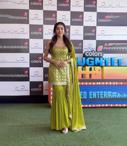 Trajes Salwar Kameez Sharara para Mujer, Invierno/Verano, para Bodas y Fiestas, Corte Ajustado, Largo Midi, Diseño Reversible, Georgette, Completamente Cosido - Product Image 1