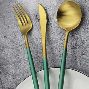 Ensemble de couverts finition vert et or pour la table, écologiques, designs personnalisables et ensembles de couverts en métal durables - Product Image 4