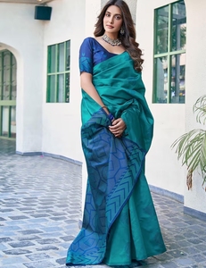 KV Women's <b>Green</b> <b>Silk</b> Jacquard Saree With Unstitched Blouse - Product Image 5