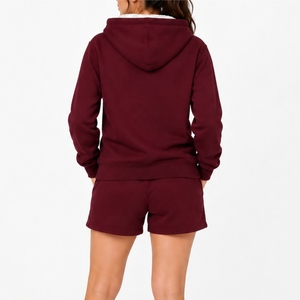 Ensemble short et sweat à capuche pour femme – Style lounge premium, tissu doux et confortable, mode décontractée moderne, coupe ample et relaxante - Product Image 2