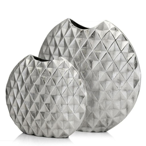 Vase de sol en aluminium avec design à rainures verticales pour la décoration de la maison, vase de sol fait main en promotion - Product Image 4