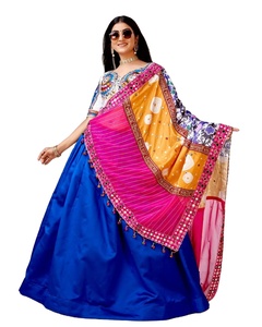 Conjunto de Chaniya Choli y Dupatta de Alta Calidad para Navratri, con Diseño de Seda Banarasi, Multicolor, con Pedrería, Lehenga Nupcial - Product Image 1