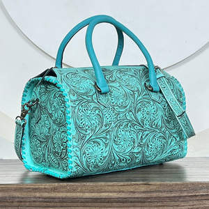 กระเป๋าเดินทางและกระเป๋าถือหนังแท้ลายดอกไม้ ดีไซน์งานฝีมือ ราคาโรงงานพรีเมียม ชุดกระเป๋าเข้าชุด 2 ชิ้น สำหรับผู้หญิง - Product Image 4