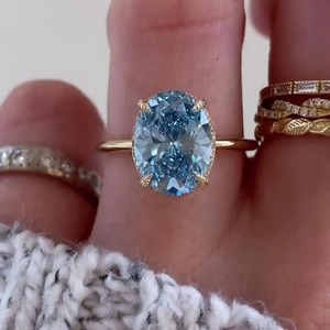 Anillo de Diamante Cultivado en Laboratorio con Corte Ovalado y Halo Oculto en Oro Amarillo de 14K, Joyería Fina para Mujer - Product Image 2