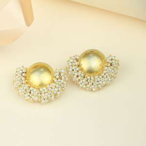 Pendientes de Lujo Anokhi con Perlas y Trabajo Guthai, Plata 925 Chapada en Oro, Hechos a Mano, de Diseño para Mujer - Product Image 1