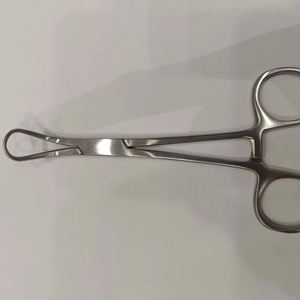 Pinza para Toallas Backhaus de 14 cm, Acero Inoxidable Alemán de Alta Calidad, por Metal Med Corporation MM-0426-13 - Product Image 1