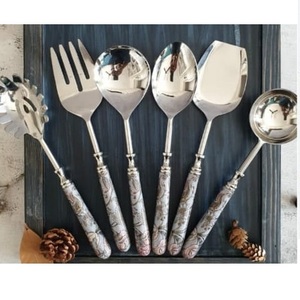 Ensemble de couverts décoratifs pour fromage et pain au design traditionnel avec manche en bois et résine, article de cuisine pour hôtel et maison - Product Image 2