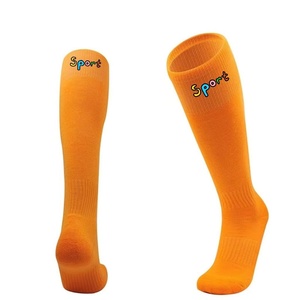Chaussettes pour hommes 100% coton avec votre design et logos personnalisés, chaussettes de sport pour la course à pied et les événements - Product Image 4
