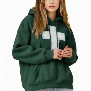 Sudadera con capucha y bolsillo para mujer, naranja, con apliques de letras y diseño patchwork, hombros caídos - Product Image 3