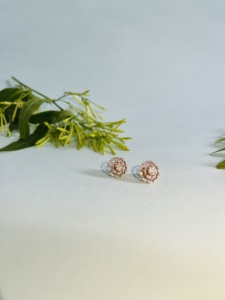Boucles d'oreilles clous en or rose 9K pour femme, serties de diamants naturels taille brillant rond, certifiées GGL, bijoux de mariage, style classique - Product Image 3