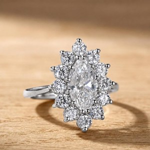 Bague de fiançailles solitaire en or massif 10K 14K 18K certifiée IGI, couleur DEF, clarté VS VVS, style vintage, avec halo floral en grappe - Product Image 3